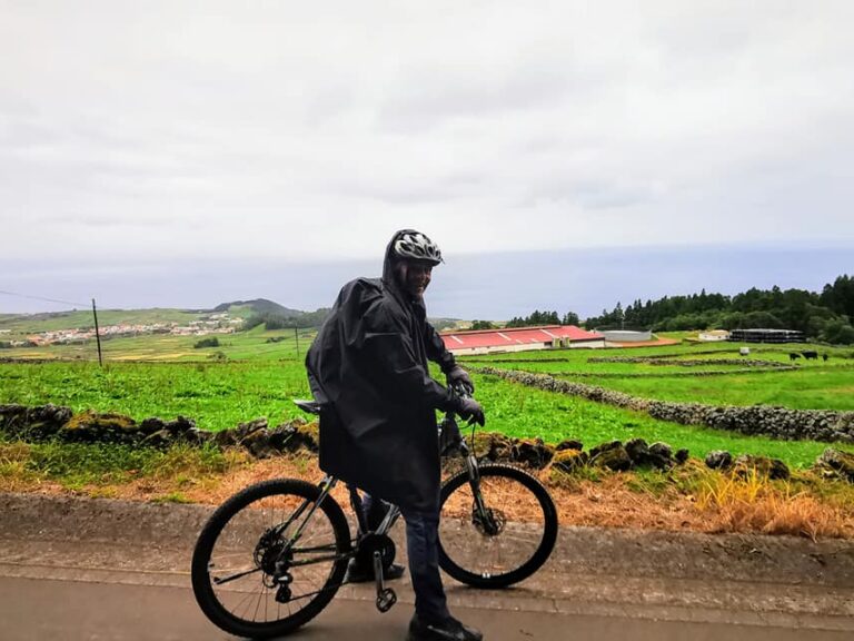 Santa Barbara Downhill: Experience the perfect blend of adrenaline-pumping activity and immersive natural beauty with our Santa Barbara Downhill Bike Tour on Terceira Island. Get ready to conquer the highest point of the island and embark on an exhilarating adventure as you descend towards the enchanting city of Angra do Heroísmo.